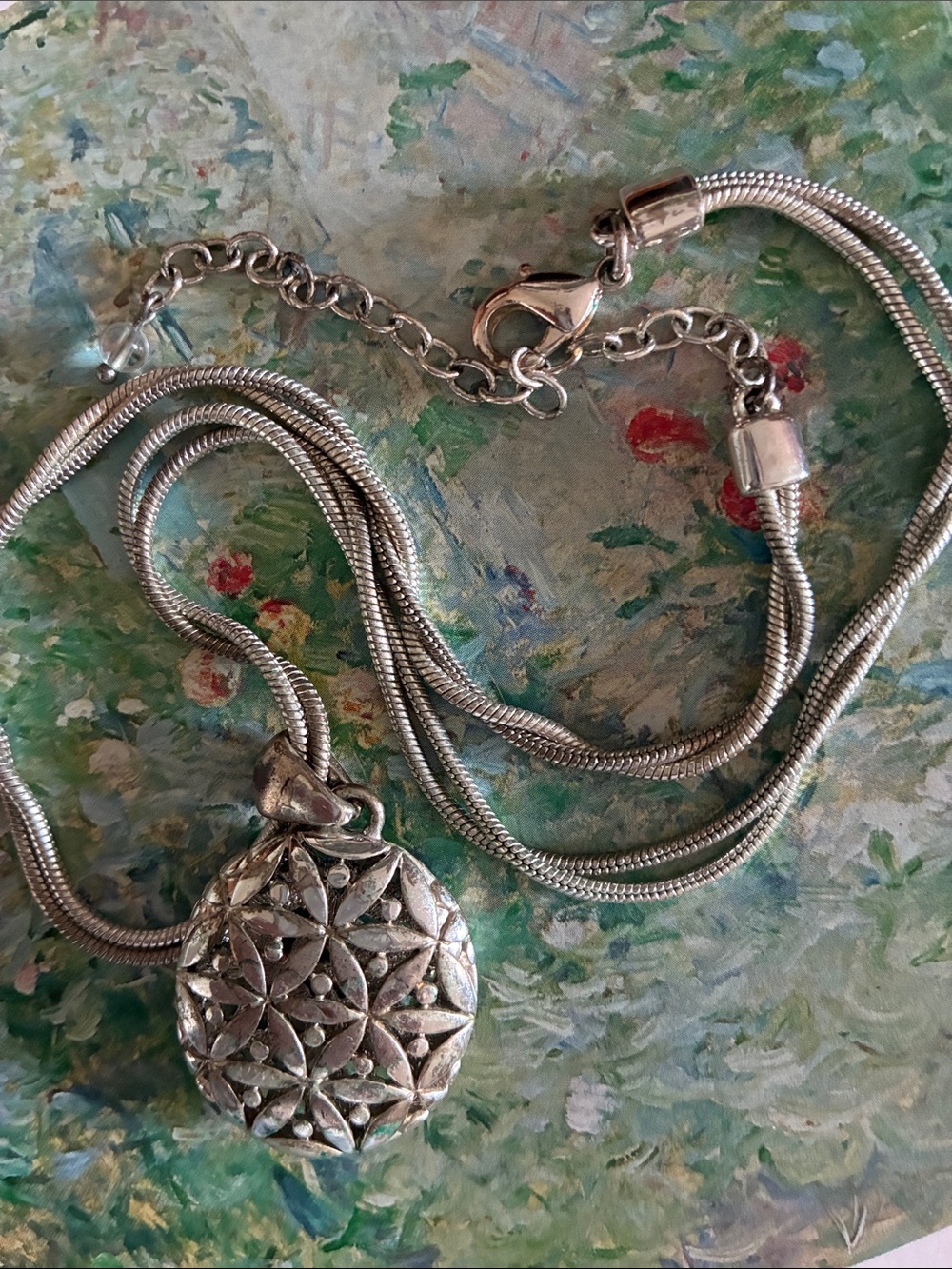 Silver Floral Filigree Pendant Necklace - Women's Jewelry